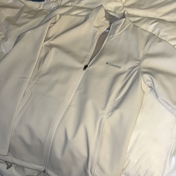 Women’s Columbia Jacket - Picture 3 of 4